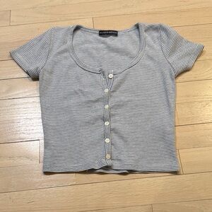 Brandy Melville baby tee